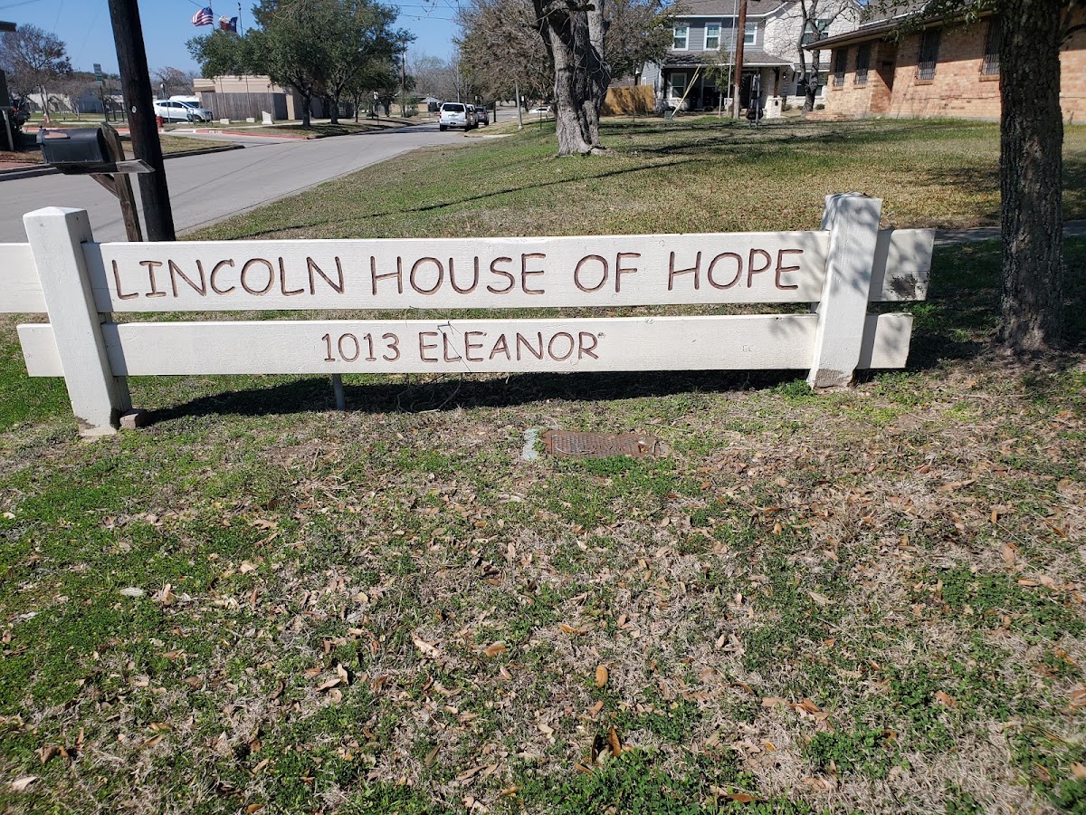 Lincoln House of Hope Food Pantry, photo 2